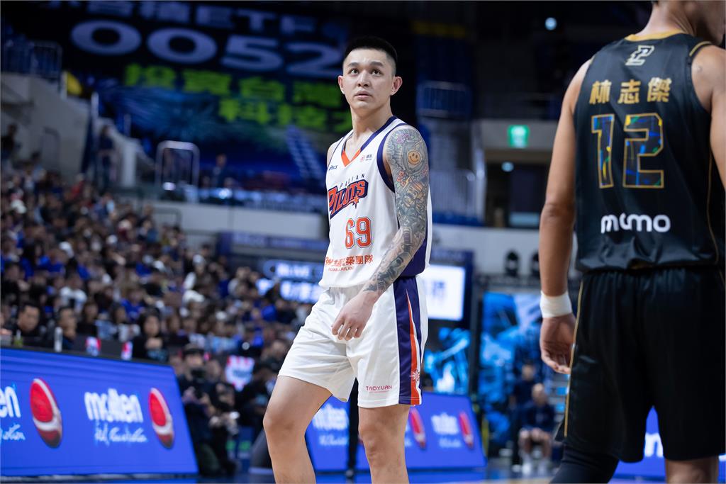 PLG(影)／古德溫聯手周桂羽攻下37分！富邦勇士主場逆轉擒猿搶下第三戰