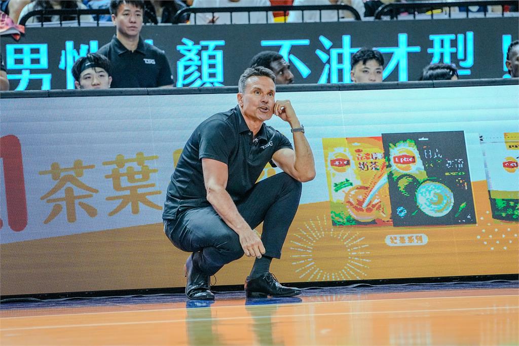 PLG/台鋼獵鷹延攬「國際級」助理教練柯師 與主帥柯納「再續前緣」攜手迎戰新賽季