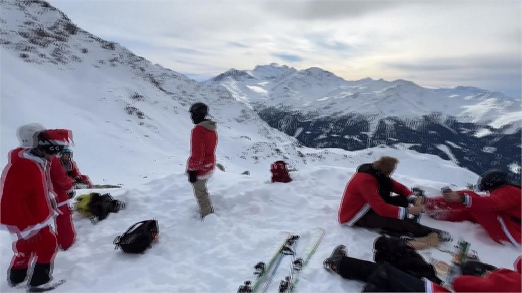 耶誕老人瘋運動! 趕場瑞士滑雪、利物浦馬拉松