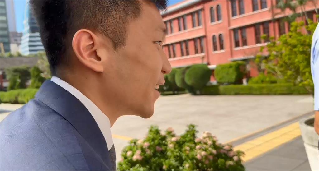 李洋備詢首秀震撼教育!遭藍打斷發言 卓揆神救援