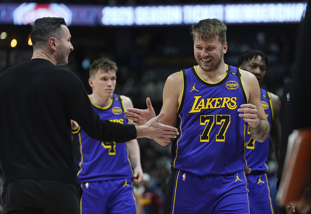 NBA(影)/23+77=100!詹皇和唐西奇聯手轟57分終止金塊最近9連勝