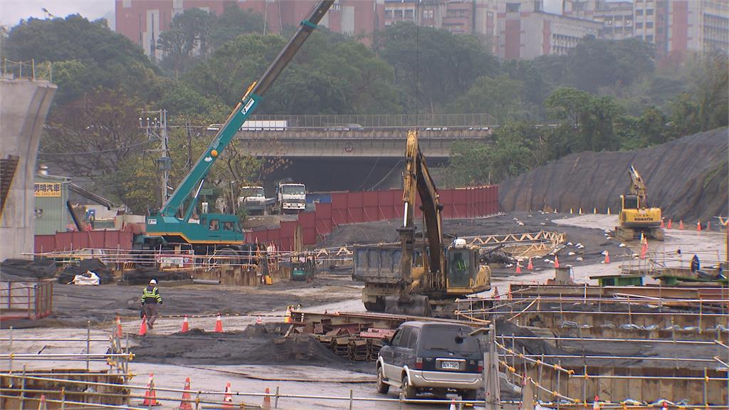 農曆年前視察「金城交流道」 侯友宜:土城搞不好超過板橋!