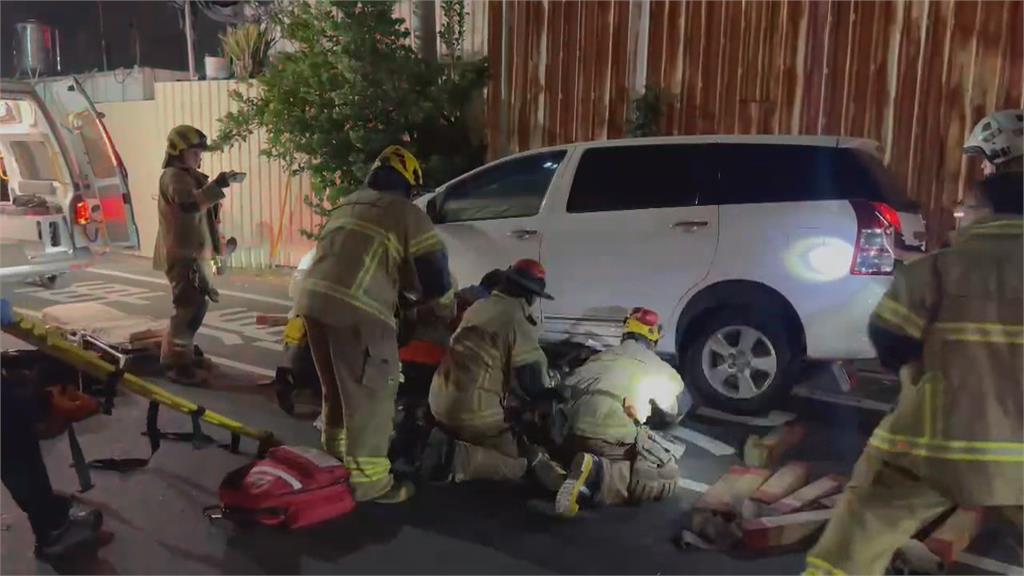 台南驚悚車禍! 休旅車撞機車未停"捲輾騎士"