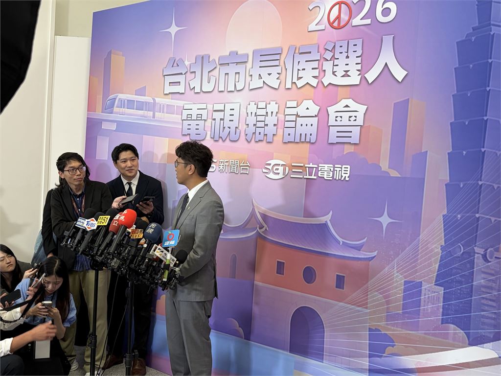 沈伯洋辯論蔣萬安「現場驚見超狂應援團」！炸出「4大魔王嘉賓開挺」震撼畫面曝光