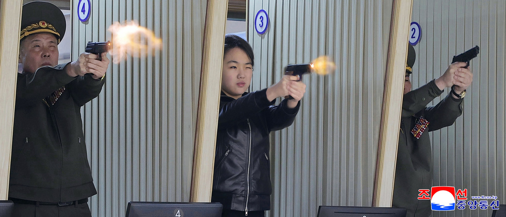 金正恩13歲女兒當眾開槍了！地點、畫面曝「接班意味濃厚」