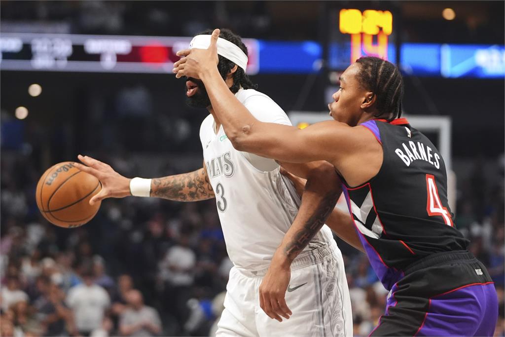 NBA/AD驚傳「視網膜剝離」已進行手術!外媒:預計開季前回歸
