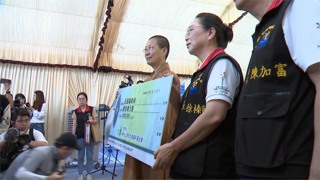 一場地震天人永隔! 罹難者聯合法會 康姓女老師父親忍住悲痛祈福
