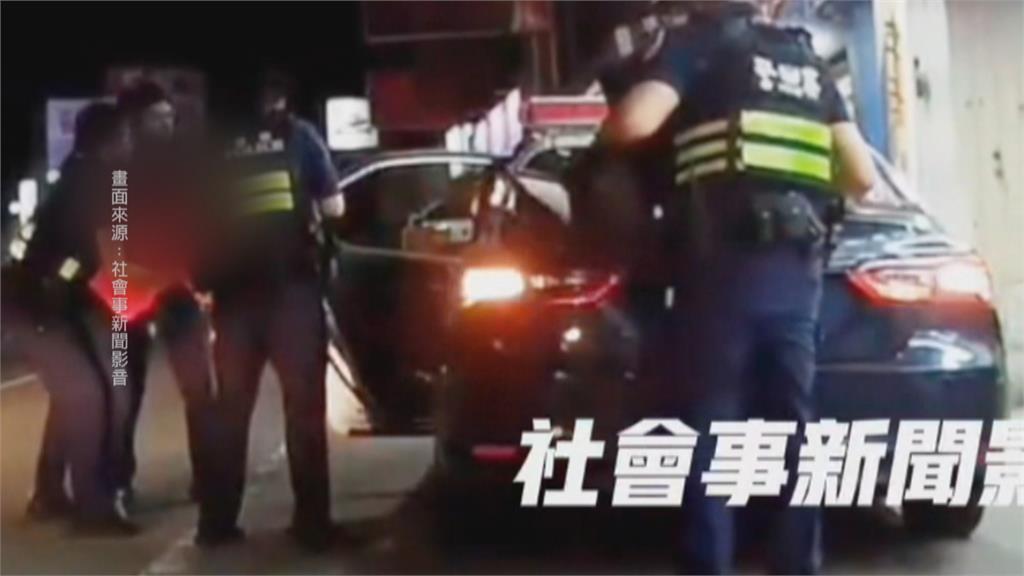 不滿遭開單！婦爆氣咆哮「遭抬上警車」　狂喊救命抵抗