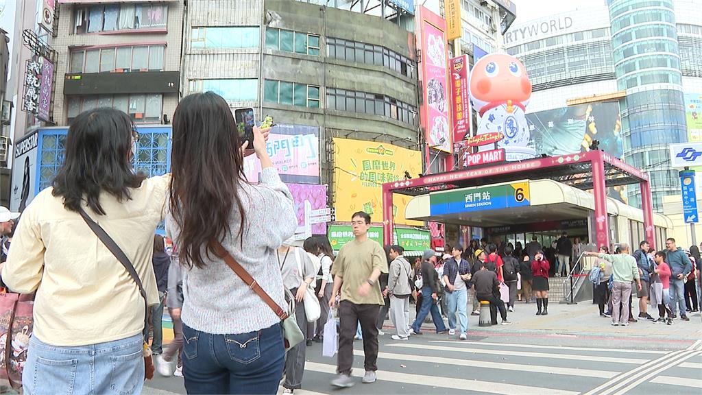 台北燈節狀況多? 西門燈區裝置出現簡體字