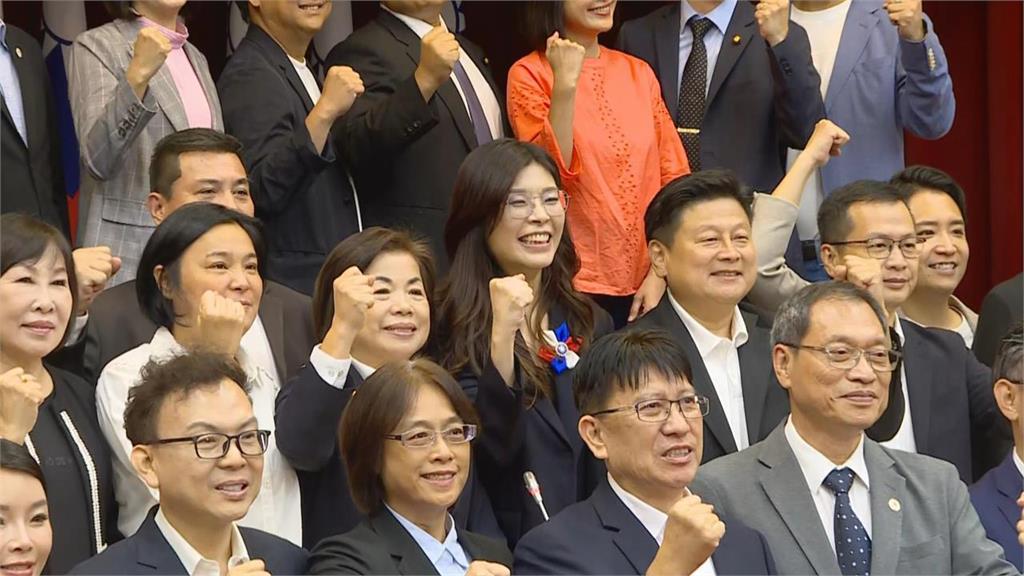 「中配參政」有多嚴重？作家曝最慘狀況：習近平娶鄭麗文「可選總統」