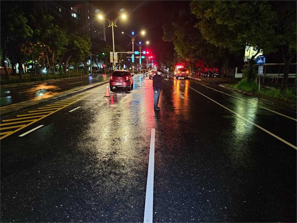 過馬路遭撞「彈飛50公尺外」　7旬老翁當場死亡