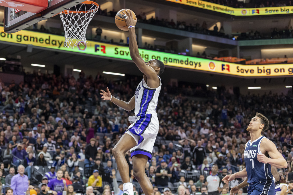 NBA(影)/風雨飄搖國王擊敗獨行俠 代理總教練奪首勝止連敗