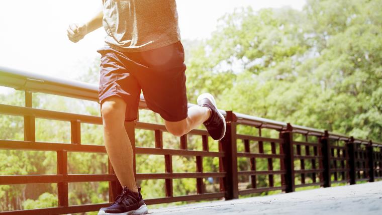 膝蓋不靈活、關節易痠痛?醫師提醒:軟骨保養不能等