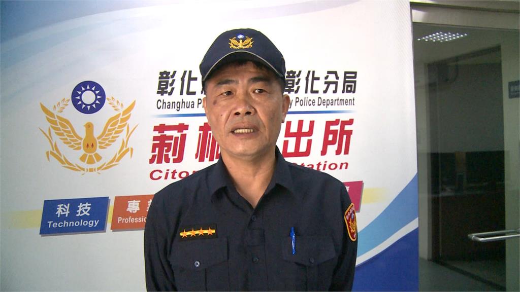 民眾遇閃紅燈將車輛停下 警盤查吐「這句」引發不滿