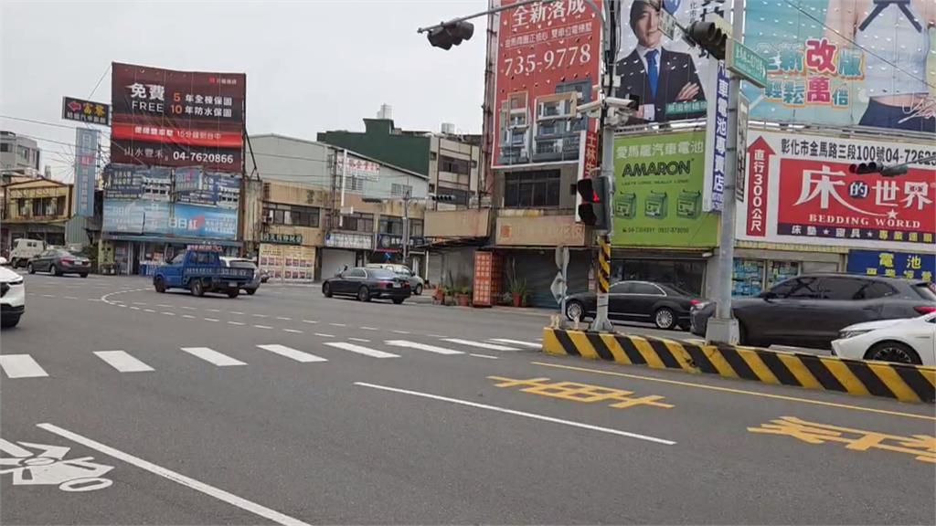 女行人走斑馬線遭撞飛倒地　熱血醫師見狀協助擋車