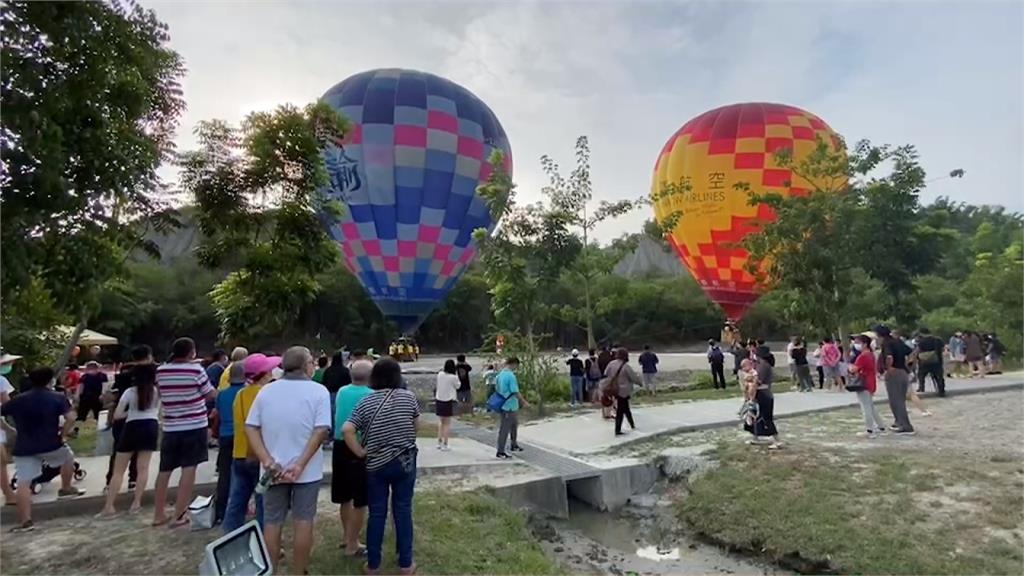 高雄夢幻熱氣球升空　愛河、月世界美景盡收眼底