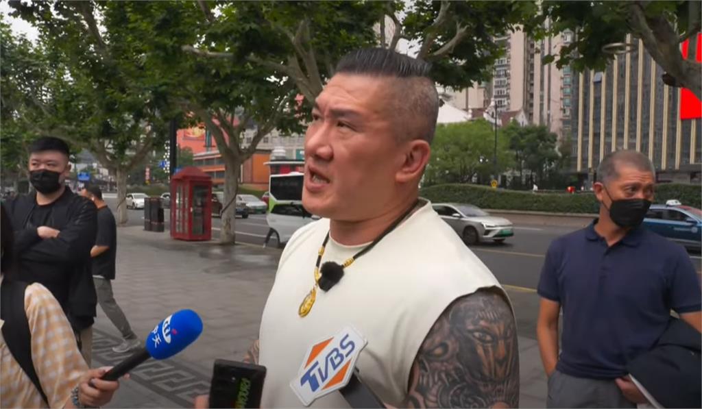 館長中國行被問「你是哪國人」不敢答!尷尬畫面全被拍…網酸:政治變色龍
