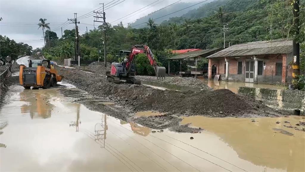 屏東三地門鄉德文村道路中斷多日　高樹鄉村落淹水