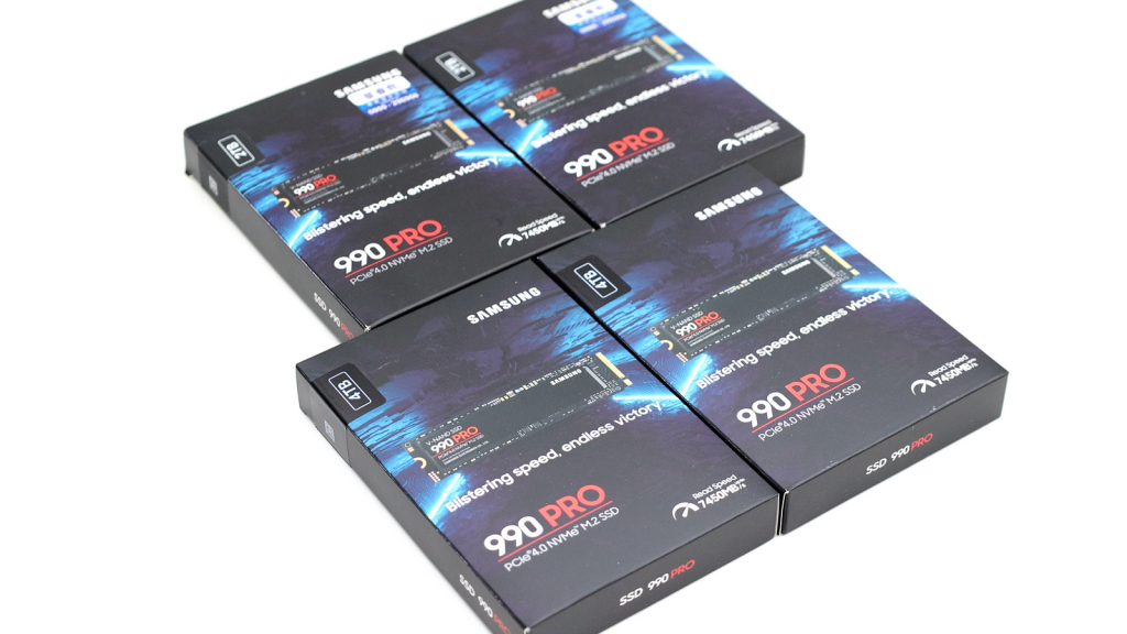 PCIe Gen4 x4 的天花板!Samsung 990 PRO
