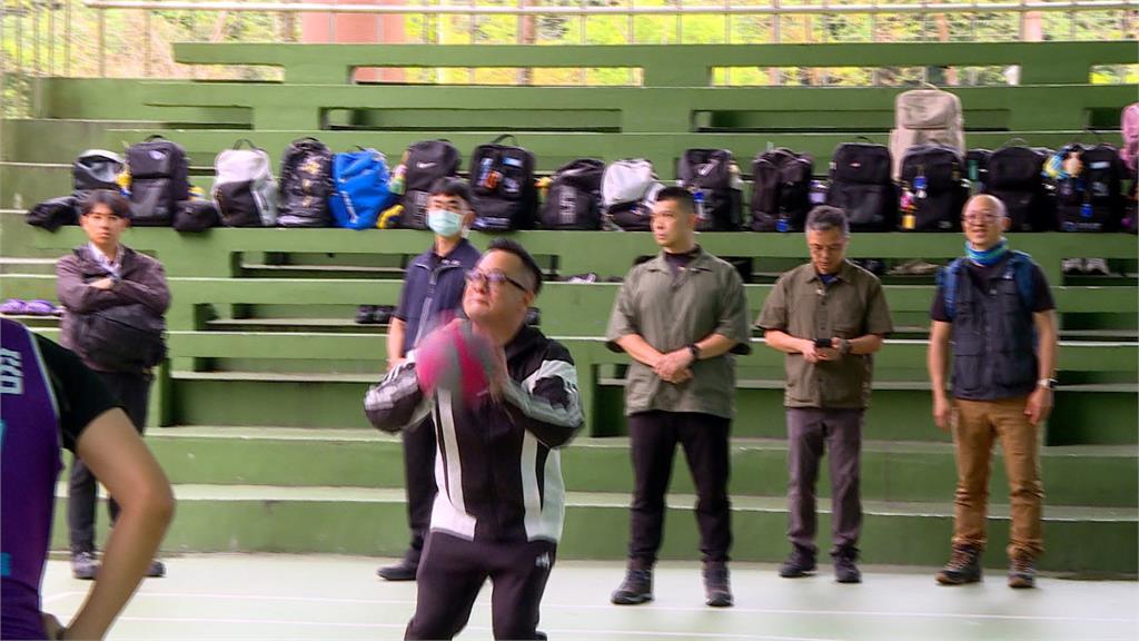 再跟童子瑋同台健行！　小英讚：不喘了還抓到竅門