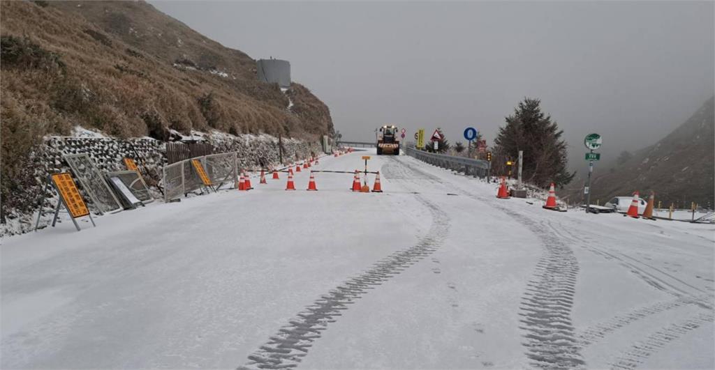 快新聞／合歡山、玉山都下雪了！積雪最厚達3公分　再現絕美銀白世界