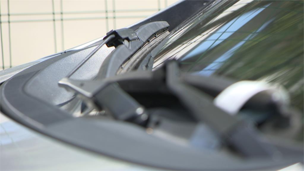 信義區「砸車怪客」砸毀24輛車 車內被搜出「這個」讓他無言