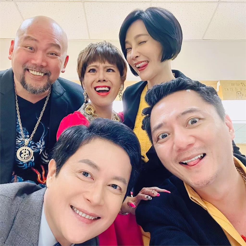 《愛的榮耀》藍葦華揭「王燦私下真面目」!曬「實鎚照」爆粗口:根本心機鬼
