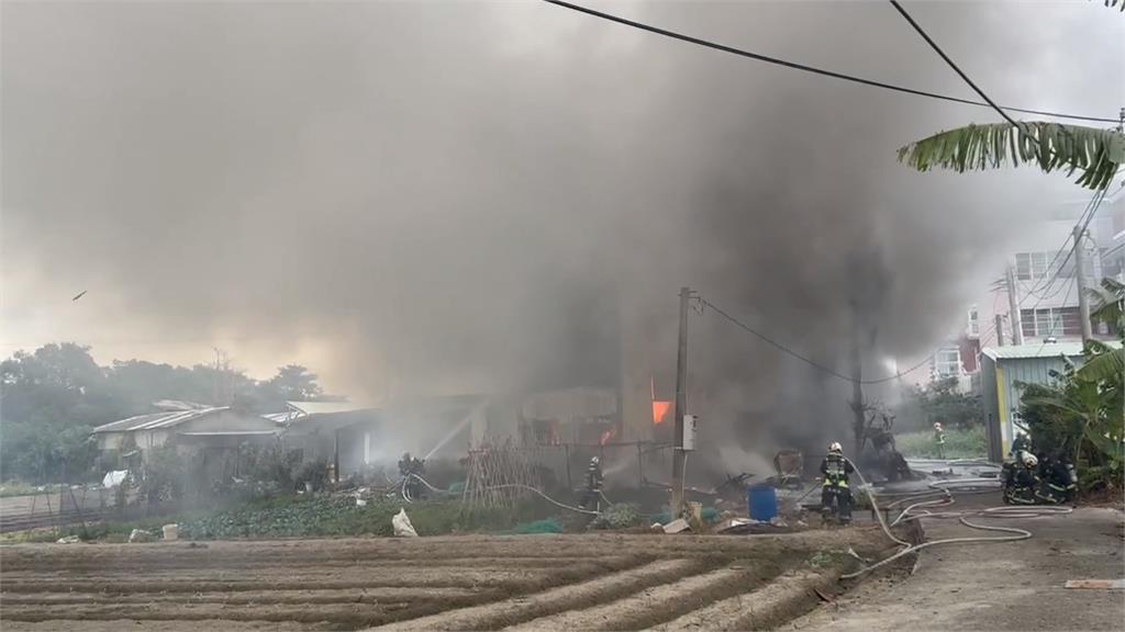 台中潭子木材廠大火！　議員老家半毀、哥哥及時逃出