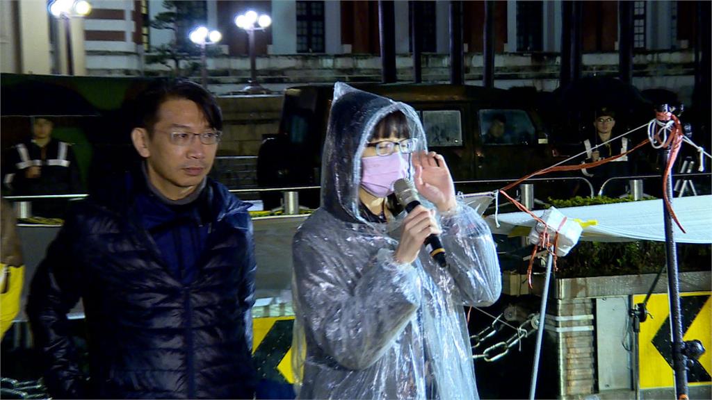 新書挨轟消費戰友　黃國昌不道歉反嗆：是忠實還原