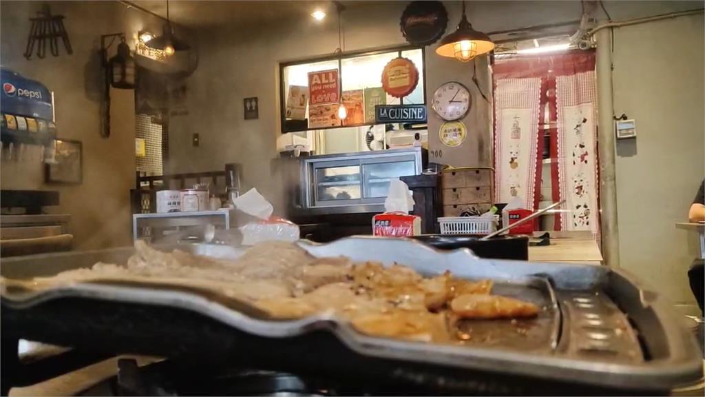 萬華烤肉店公告「沒台灣身分證的中國人勿入」惹議　業者曝張貼原因