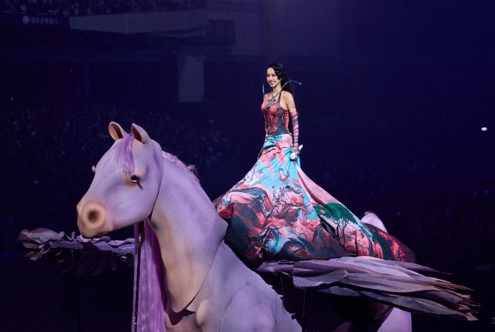 蔡依林出動金豬豪撒3600萬 演唱會精彩細節全曝光