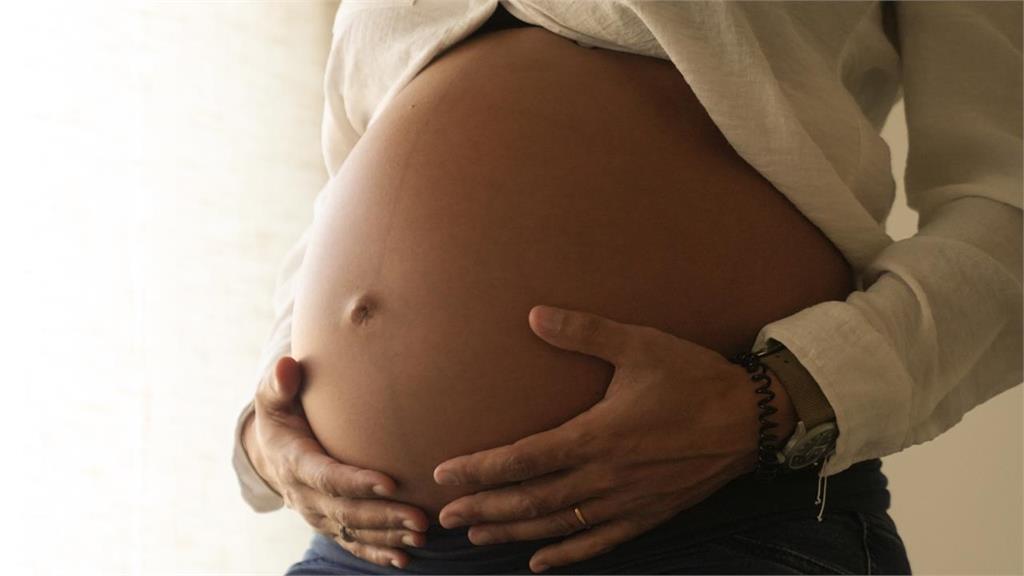 快新聞/每3準媽就有1高齡!國民健康署補助「產前遺傳診斷」 金額曝光了