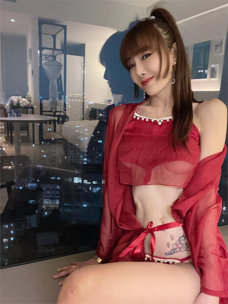 58歲美魔女胡文英崩潰痛哭!10萬粉帳號「涉詐欺」遭停權:到底得罪誰