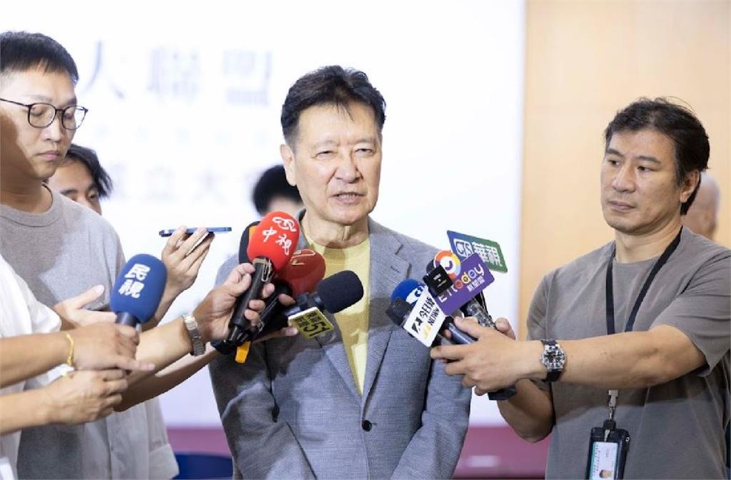 快新聞/館長赴中喊奶茶一杯800元惹議 綠轟貶低台灣、趙少康這樣說