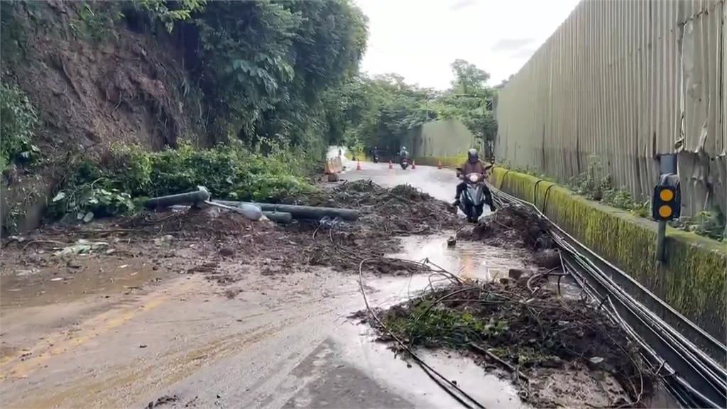 暴雨釀災! 國1北上銅鑼段9車連撞1死 台6線公館2處坍方