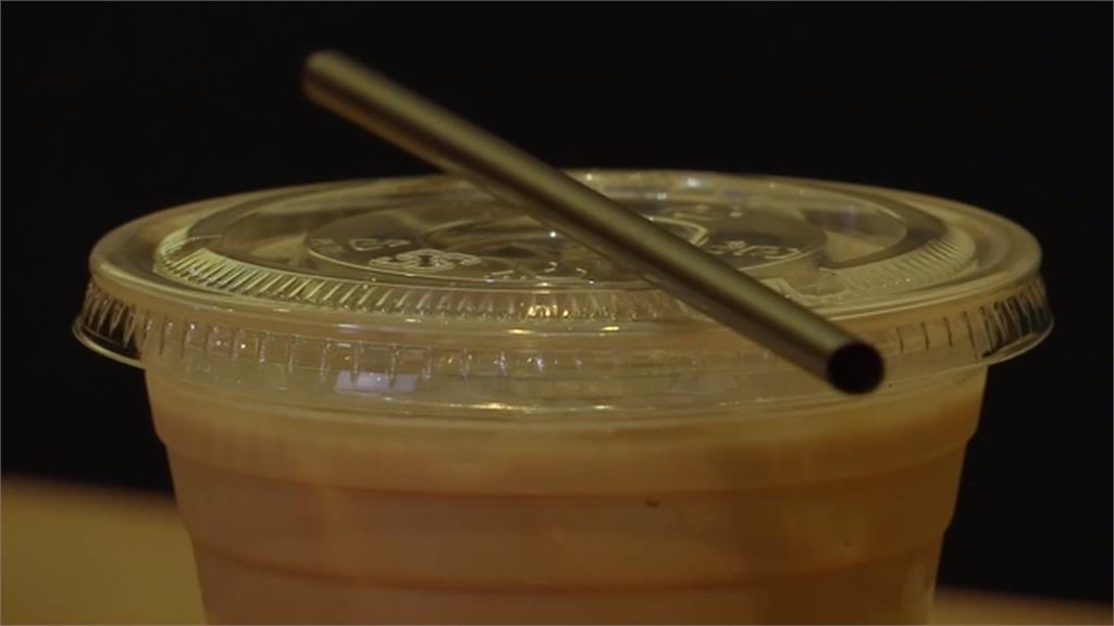 川普終止推紙吸管 稱塑膠吸管不會影響鯊魚
