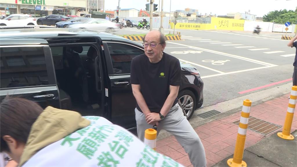 黃國昌「下令死守新竹高虹安」!民眾黨疑「罷團狂掛看板錢哪來」點名幕後主謀了
