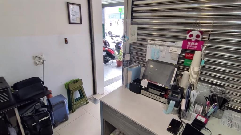 大膽! 台中竊賊趁飲料店忙打烊 偷走櫃台錢包