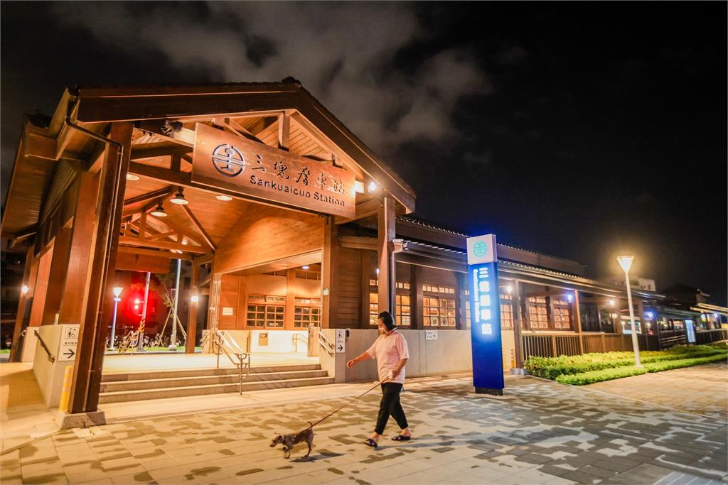 陳其邁深夜1圖曝「執政心聲」!親寫5字讓在地人全哭了:謝謝有你