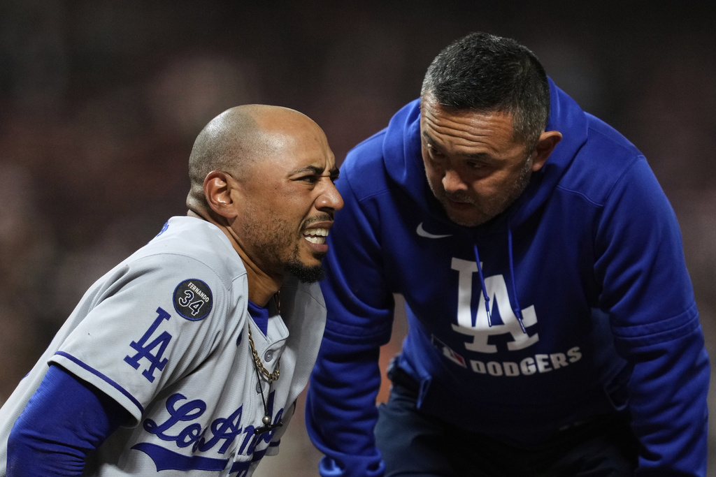 MLB(影)/道奇強打貝茲遭遇低潮 總教練羅伯斯不忍了!直接調離先發名單