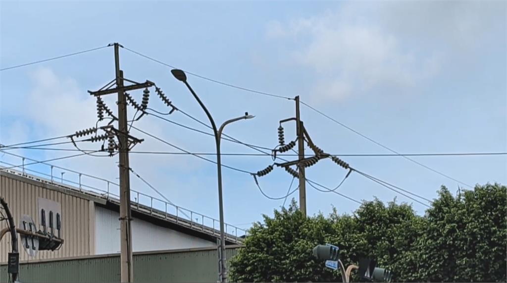 氣爆? 爆炸巨響伴煙霧白光 "松鼠誤觸"高壓電虛驚一場