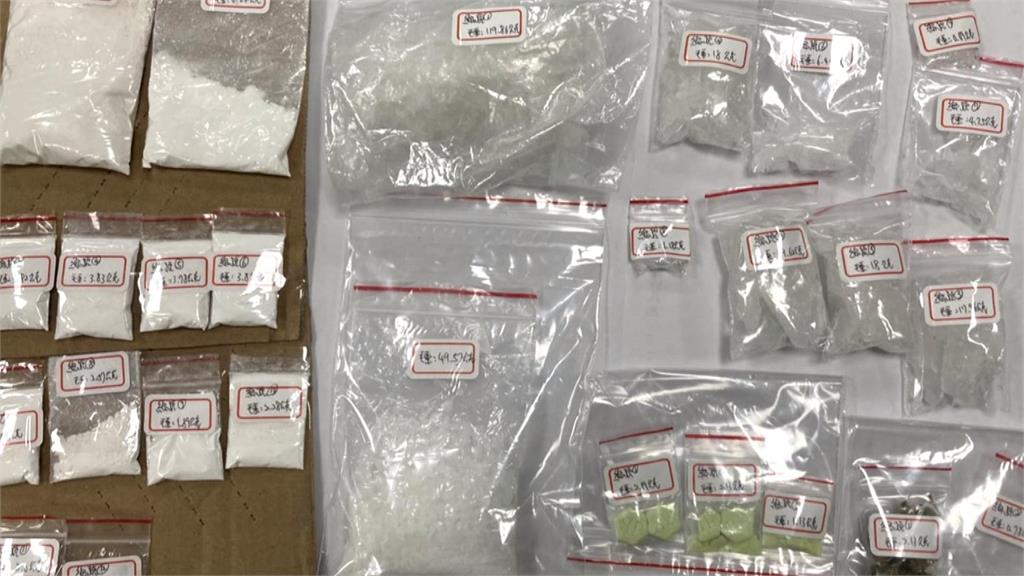 警匪動作片真實上演! 警車前後包夾逮藥頭 車藏市值20萬毒品