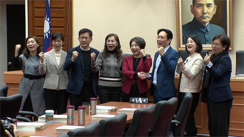 吳欣盈投下立院召委關鍵一票　林為洲落敗高喊「真心換絕情」