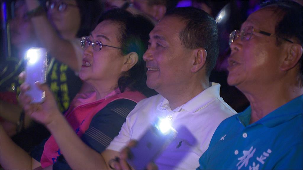 侯友宜永和出席民歌之夜 支持者高喊總統好