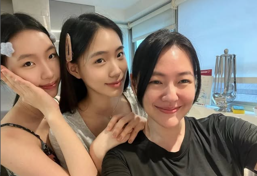 小S大女兒Elly去美國1年「整尊爆改」!招牌黑長直沒了變身「芭比娃娃」