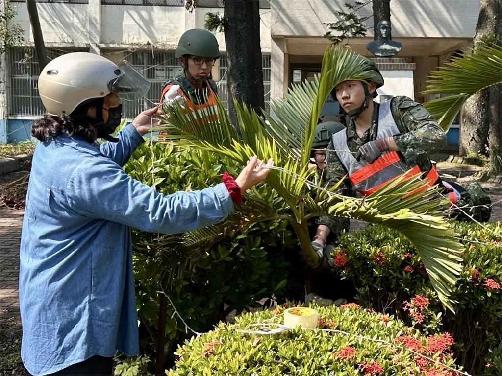 快新聞／嘉義災後復原中！第五作戰區再出兵　挺進水上、布袋助善後