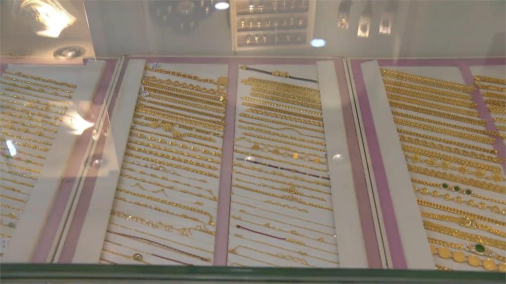 黃金猛震盪「專家掀牌1時機」恐飆破1萬美元!外媒揭「震撼走勢」關鍵曝光
