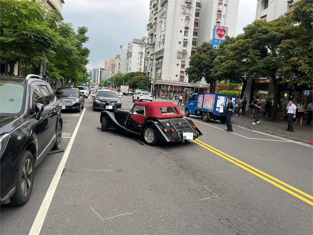 快新聞/1台近600萬!幫客戶開英倫仿古車保養 內湖業務失控連撞2車