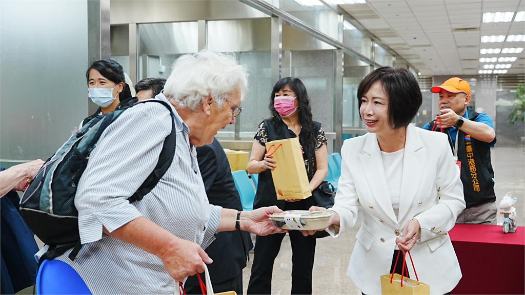 快新聞／國際郵輪睽違7年首航台中港！何欣純港邊親迎　盼市港共榮為台中注入新活水