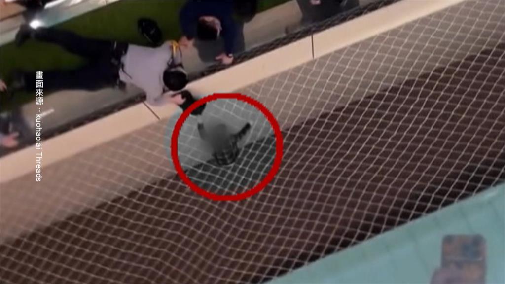 家長人呢?桃機男童翻越電扶梯 落「防護網」保命、消防出動救人